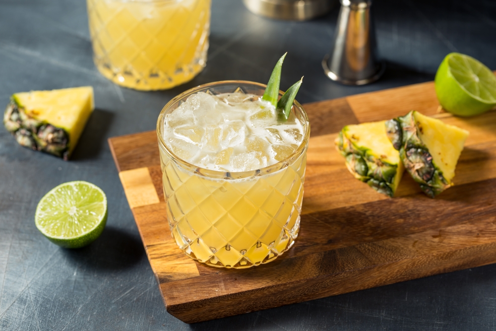 Homemade,Boozy,Pineapple,Margarita,With,Lime,And,Tequila