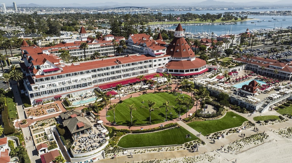 The sprawling beachfront of Hotel del Coronado with its iconic red-roofed architecture.