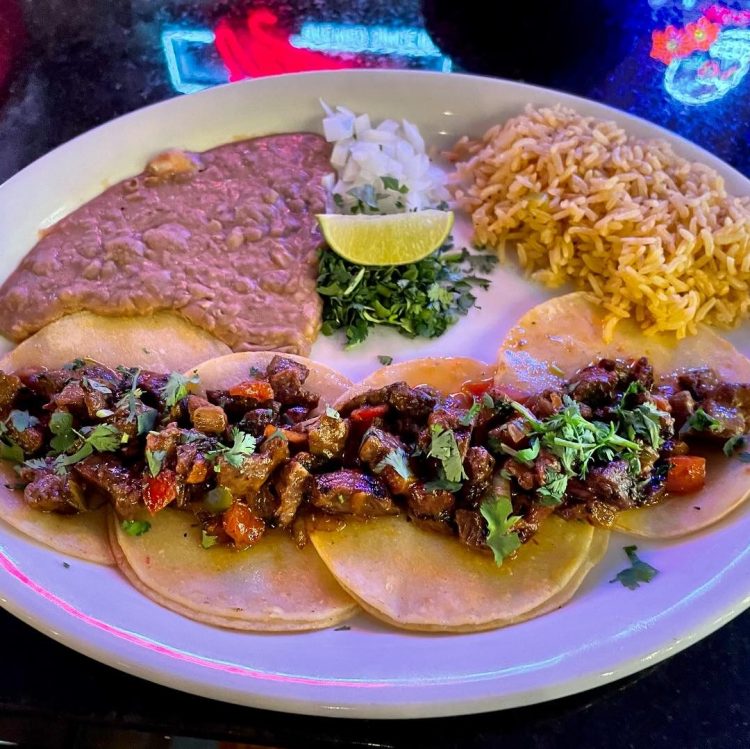 Pepe's & Mito's - Tacos Nortenos Plate