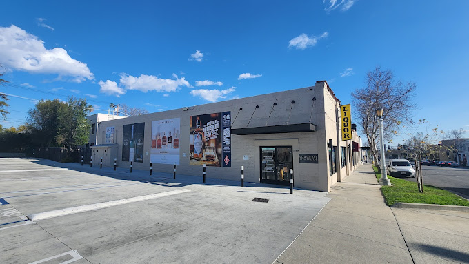 Showcase Wine & Spirits Exterior