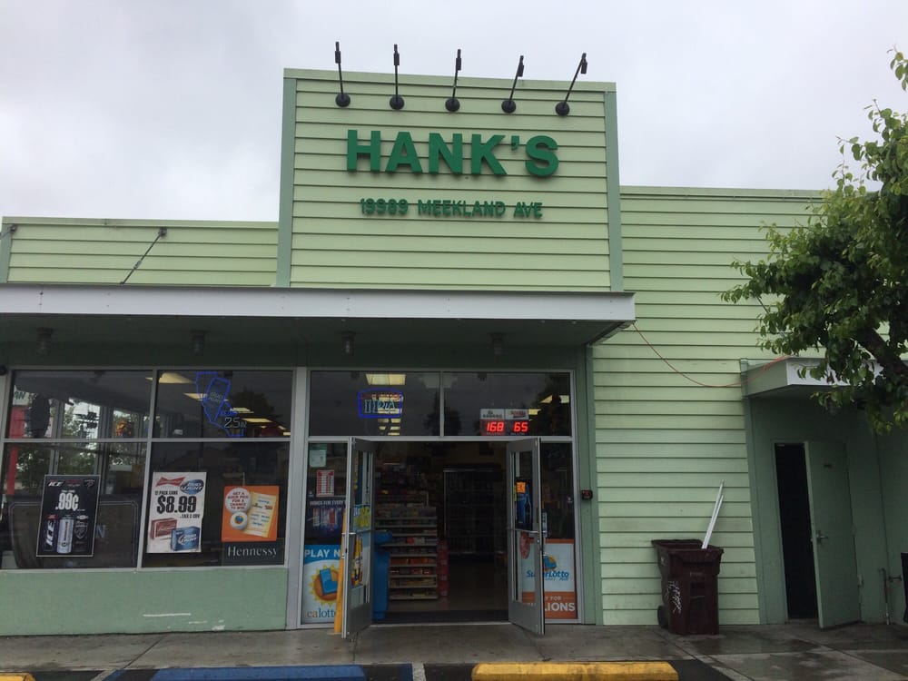 Hank’s Liquor Exterior