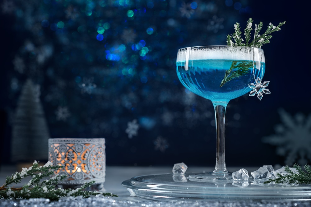 Alcoholic,Cocktail,With,Gin,Decorated,With,A,Snowflake,On,A