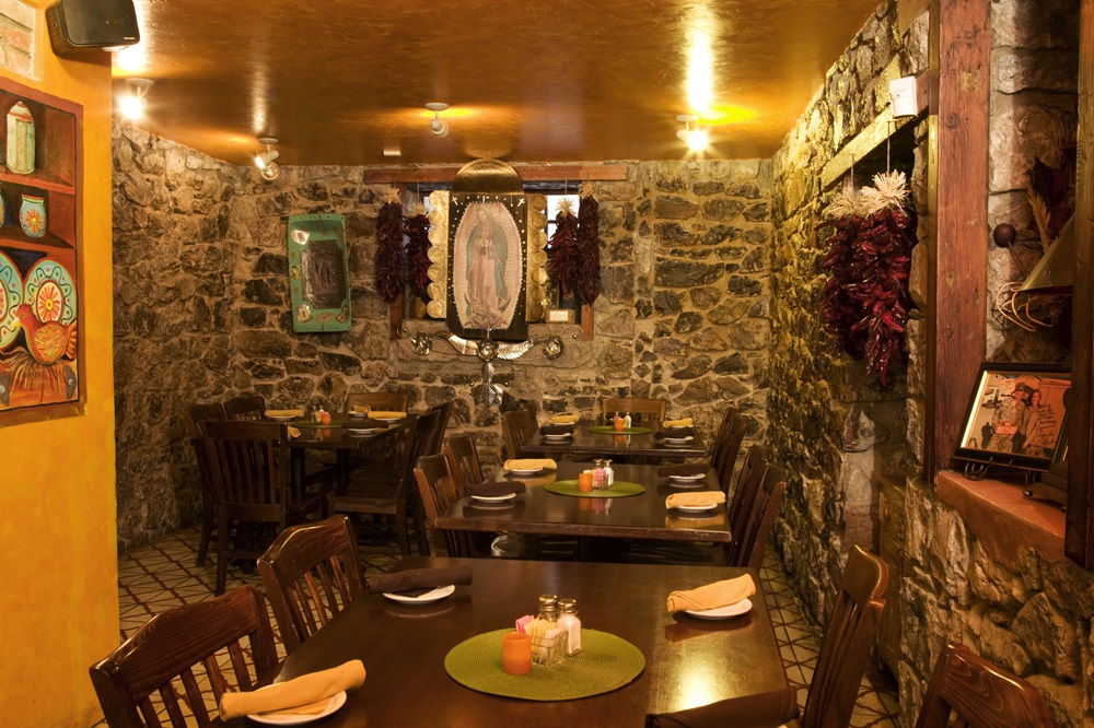 Elcharro Dining room