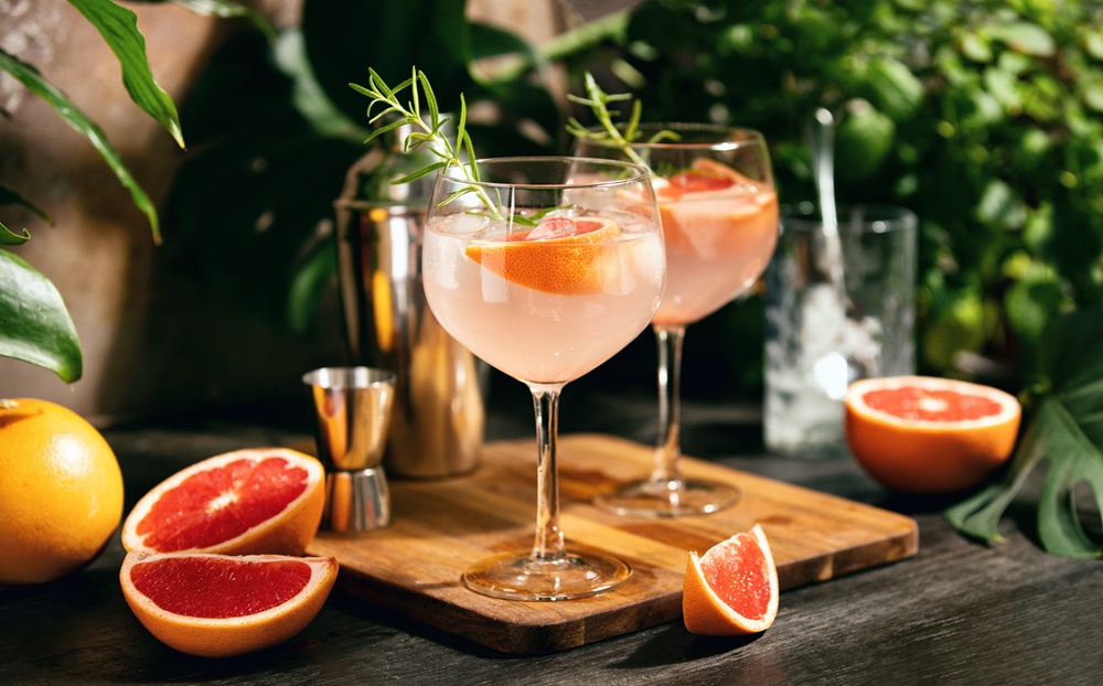 Pink,Grapefruit,And,Rosemary,Gin,Cocktail,Served,In,Prepared,Gin