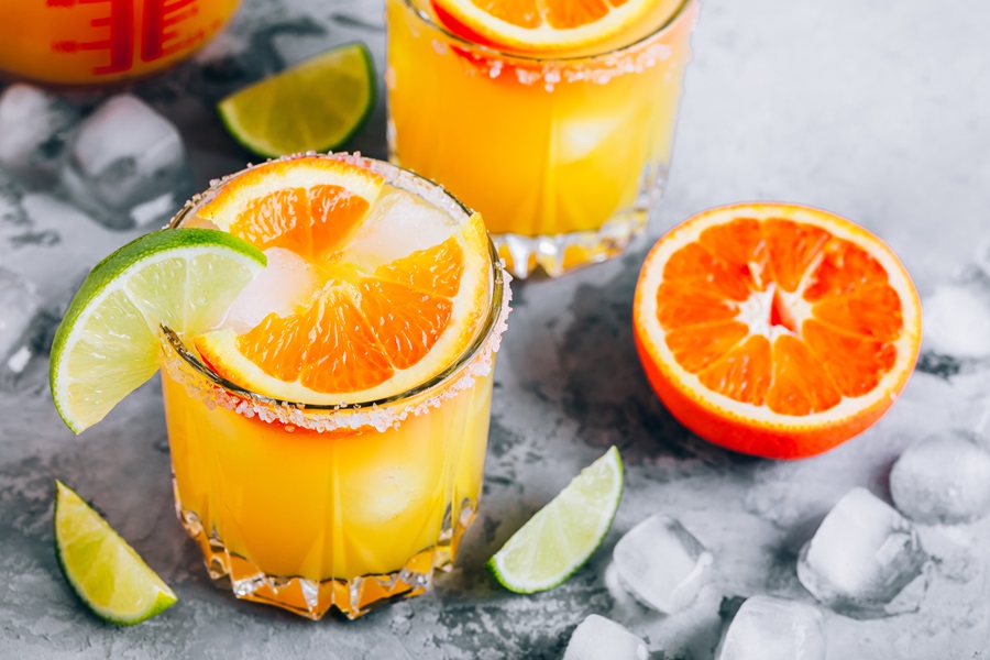 Orange,Lime,Margarita.,Refreshing,Summer,Drink,With,Ice,In,Glass