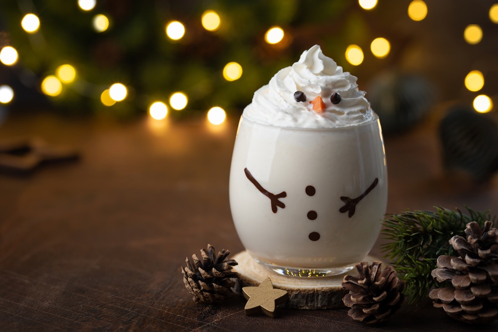 Delicious,Christmas,Eggnog,In,Glass.,Creative,Snowman,Cocktail,Idea,For